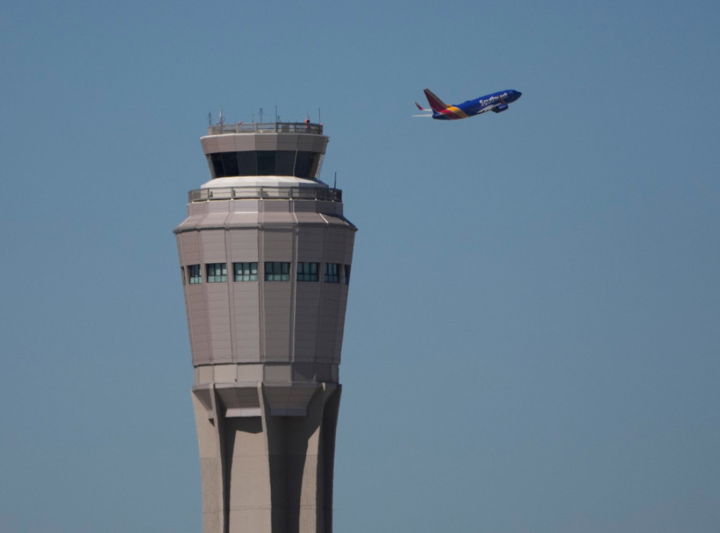Obustava rada Vlade SAD donela probleme sa osobljem u kontroli vazdušnog saobraćaja