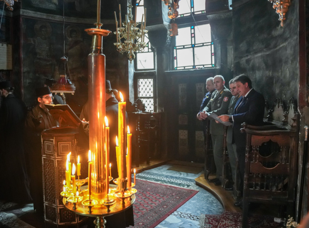 Gašić prisustvovao arhijerejskoj liturgiji u manastiru Hilandar