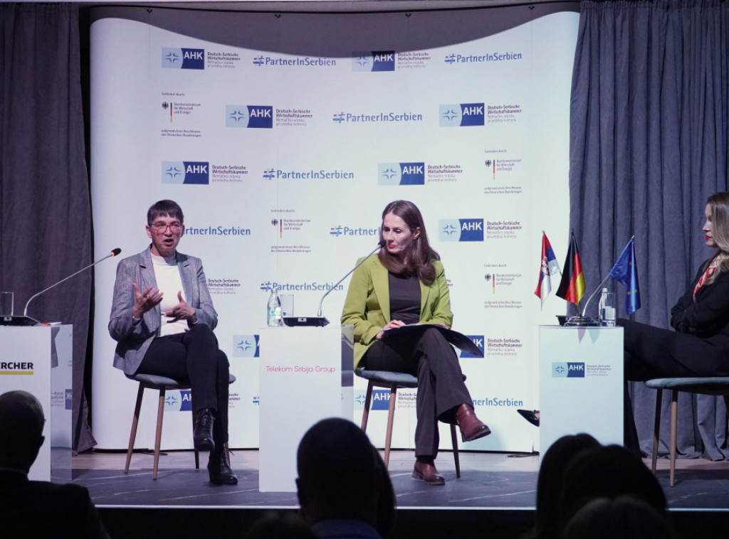 Konrad: Više žena potrebno na rukovodećim pozicijama u privredi