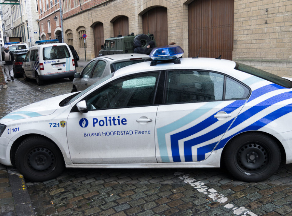 Belgijska policija uhvatila 12-godišnjeg dečaka kako vozi automobil jer mu je otac pijan