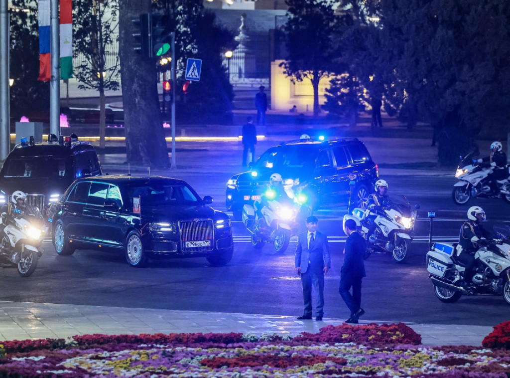 Mediji: Putin i lideri Zajednice nezavisnih država u večernjoj šetnji u Tadžikistanu