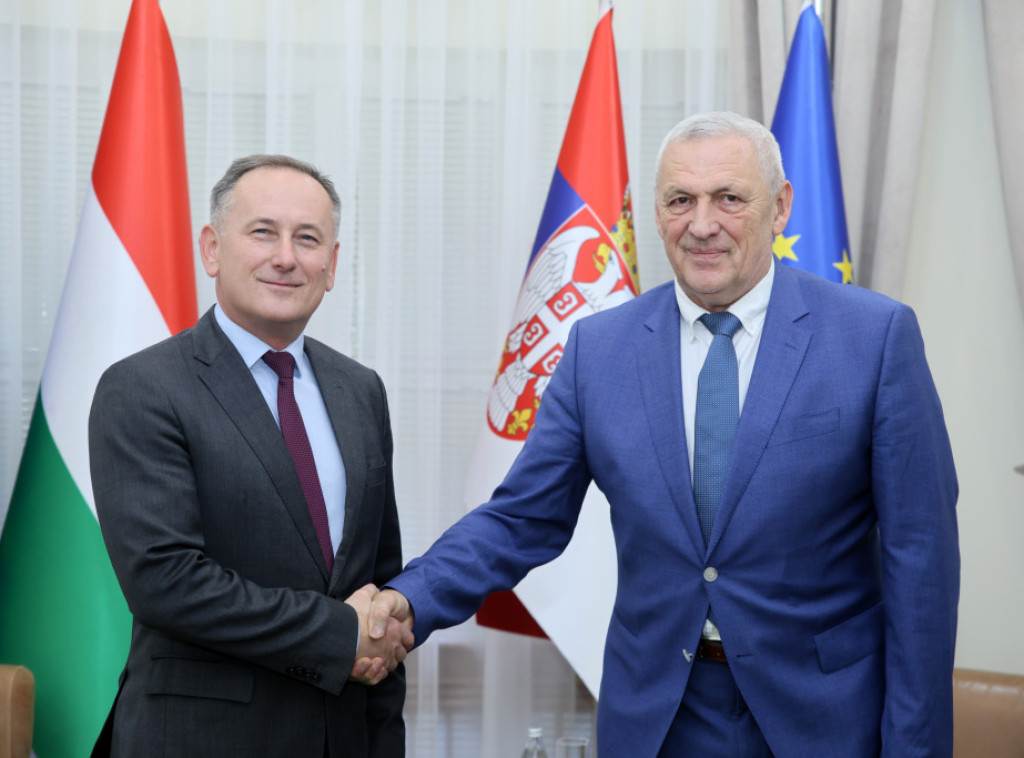 Ministar Balint se sastao sa ambasadorom Mađarske, tema projekti i dalja saradnja