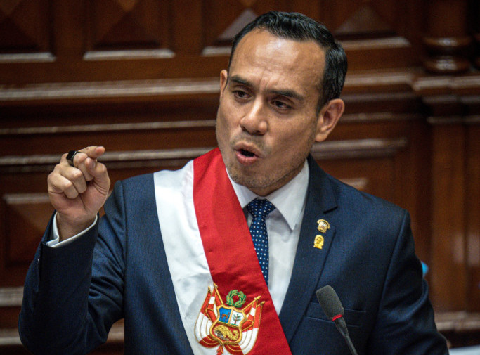 Peruanska predsednica Boluarte smenjena, Hose Heri privremeni predsednik