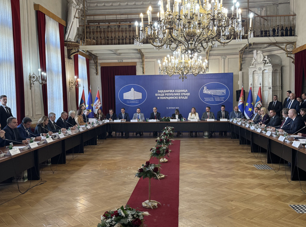 Governments of Serbia, Vojvodina province hold joint session in Sombor