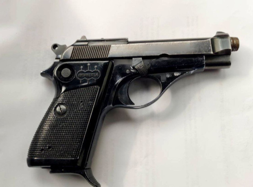 Uhapšen osumnjičeni za napad na prostorije SNS-a u Beogradu, posedovao pištolj