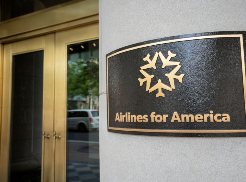 Grupa Erlajns for Amerika poziva putnike na strpljenje zbog kontrolora letova