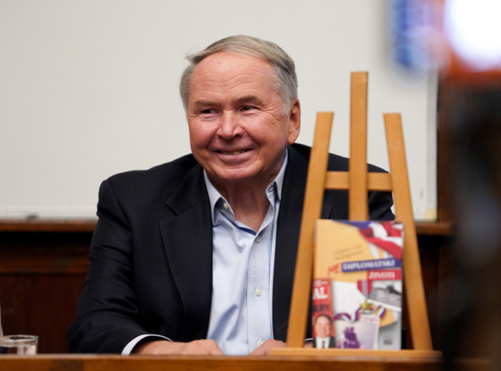 Vilijam Montgomeri predstavio knjigu "Nediplomatski životi" u Kolarčevoj zadužbini