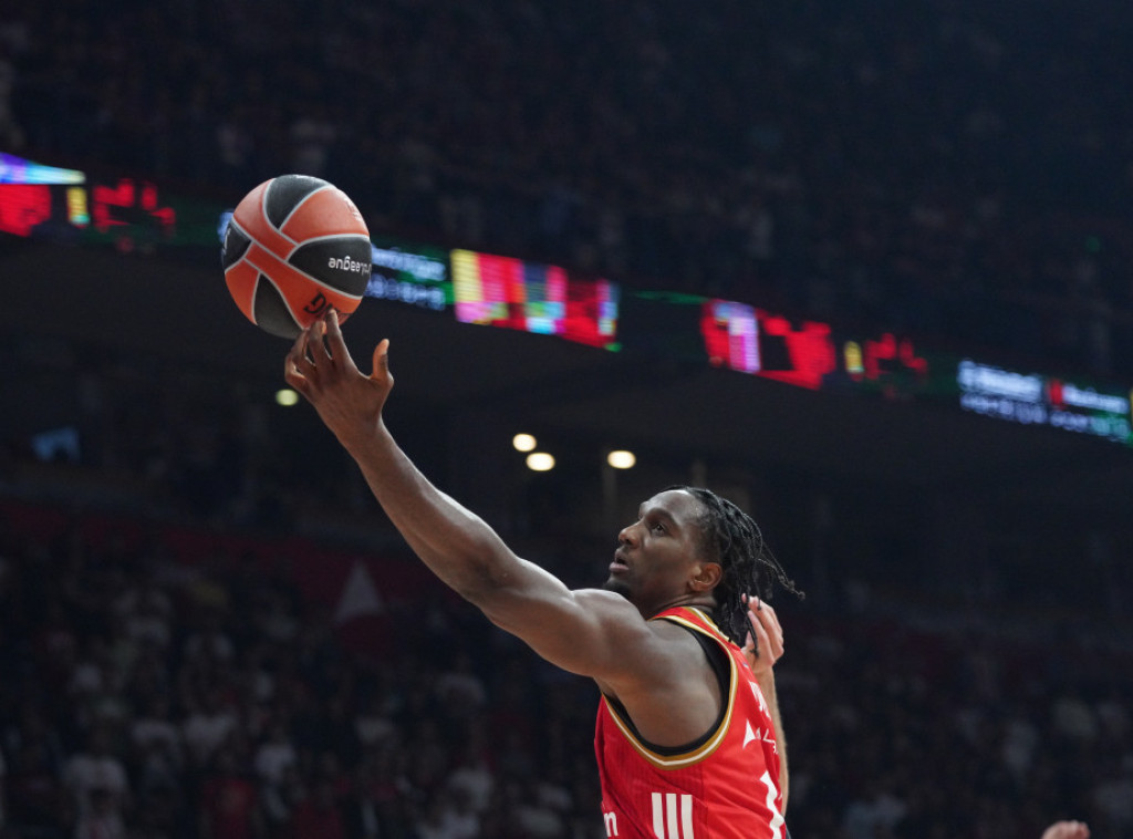 Košarkaši Crvene zvezde savladali u gostima Fenerbahče za prvu pobedu u sezoni