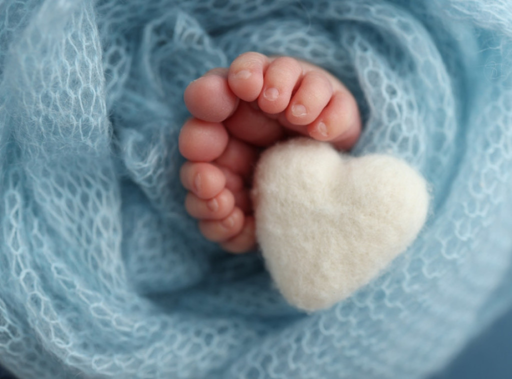 Za bebe rođene na dan obeležavanja Novog Sada poklon čestitka od  po 300.000 dinara