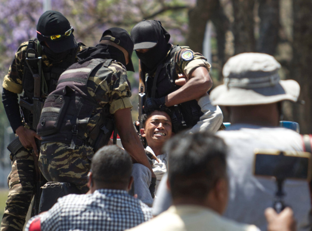 Antananarivo: Vojska u pratnji demonstranata na Madagaskaru