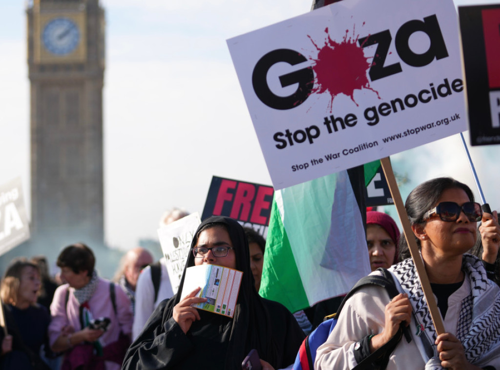 U Londonu održana dva skupa, pro-izraelski i pro-palestinski, mali broj ljudi uhapšen