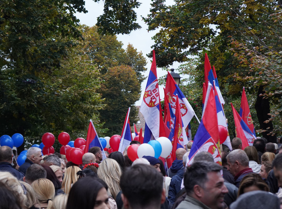 Širom Srbije održani skupovi građana u znak podrške Srbima na KiM i protiv blokada
