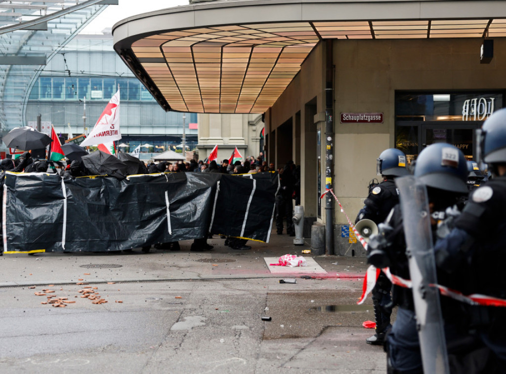 Bern: Neredi na neprijavljenom propalestinskom protestu, policija upotrebila suzavac