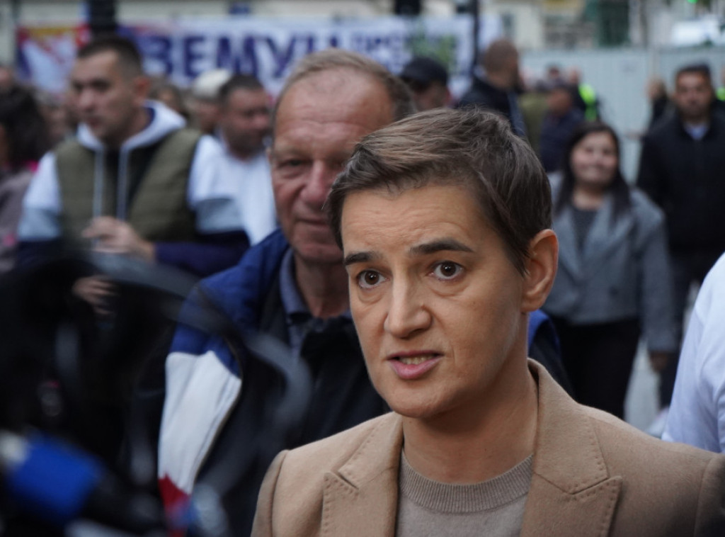 Brnabić: Pozivam Srbe na KiM da hrabro i u što većem broju izađu na lokalne izbore; Situacija sa NIS-om je teška