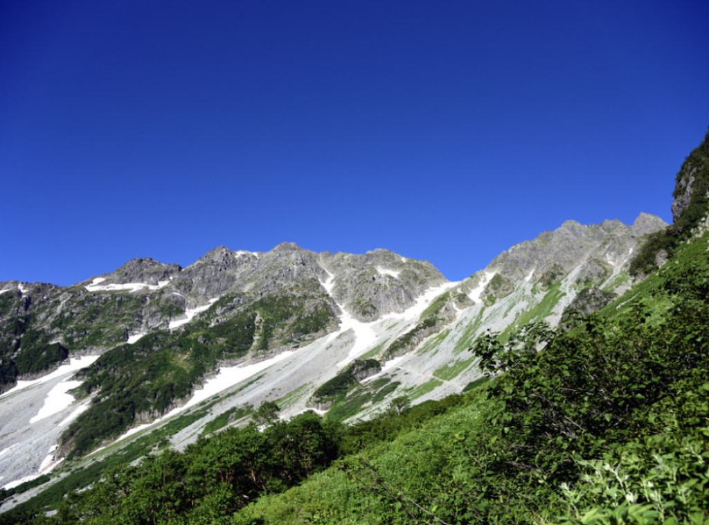 Potraga za trojicom alpinista na Nepalu nije obustavljena, vode je lokalni alpinisti