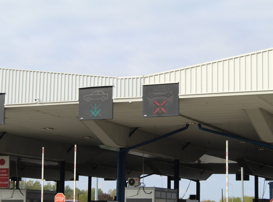 AMSS: Na graničnom prelazu Batrovci autobusi čekaju tri sata na izlazu iz Srbije