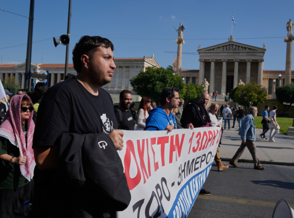 U Grčkoj zbog štrajka radnika obustavljen saobraćaj