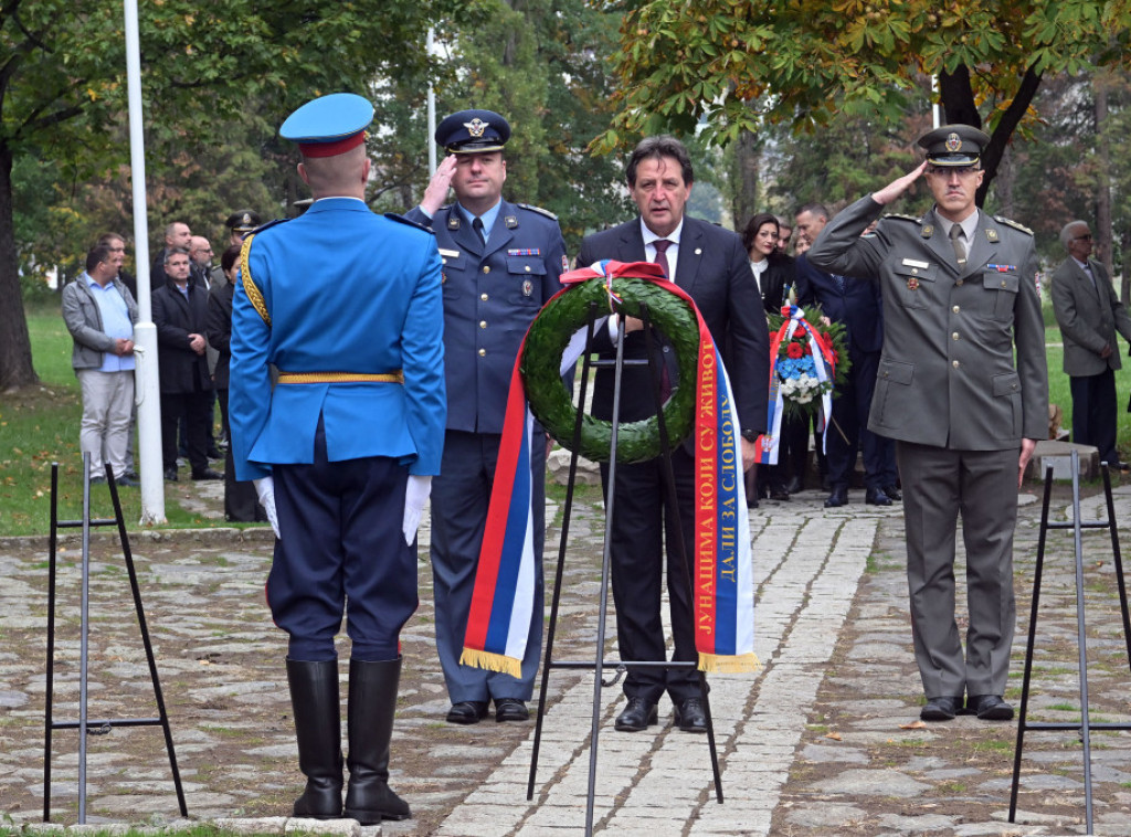 Gašić položio vence povodom obeležavanja Dana oslobođenja Kruševca