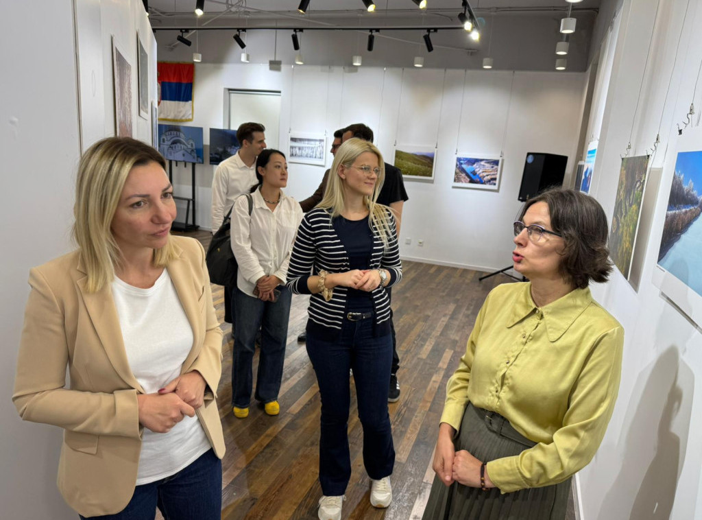 Macura posetila Kulturni centar Srbije u Pekingu i izložbeni prostor inovacija