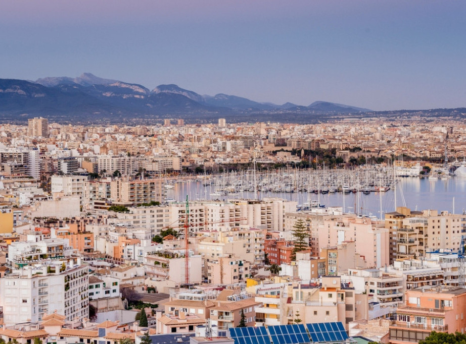 Palma zabranjuje nove turističke apartmane, brodove za zabavu i nove hostele