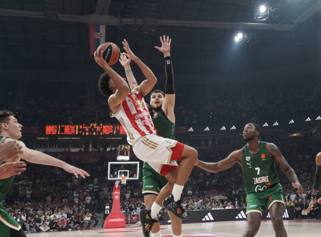 Košarkaši Crvene zvezde pobedili Žalgiris, uspešan novi debi Saše Obradovića
