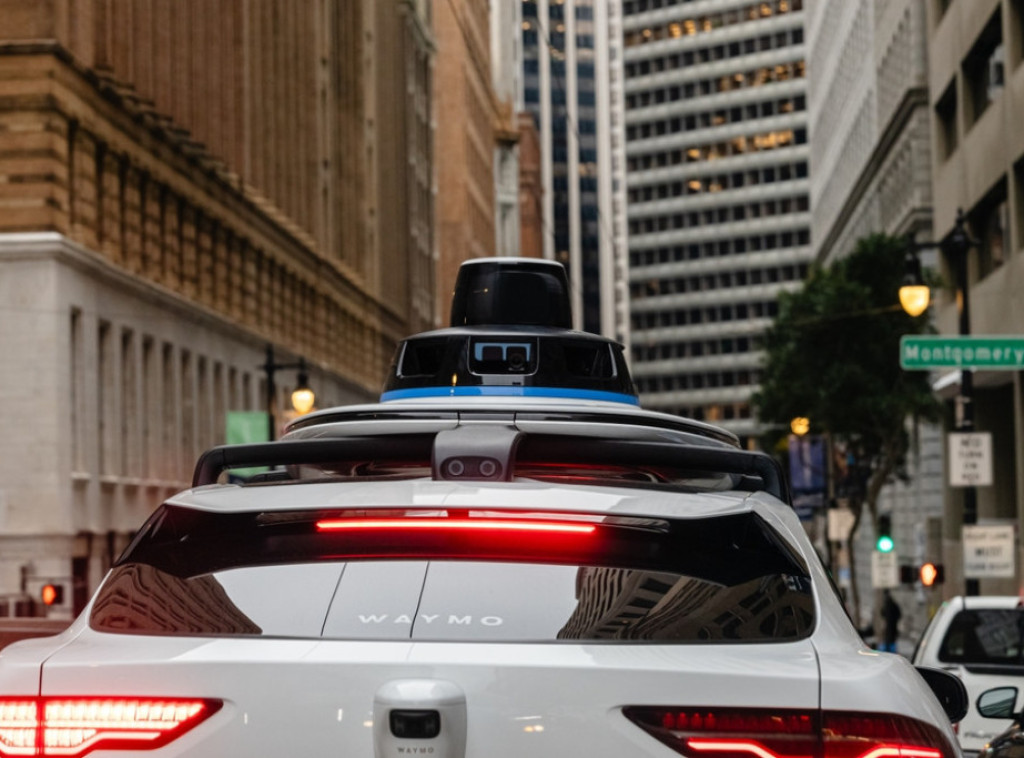 "Waymo" lansira taksije bez vozača u Londonu 2026. godine