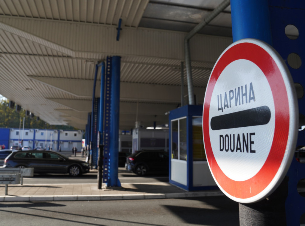 Nema zadržavanja na putničkim terminalima, na Batrovima teretnjaci čekaju dva sata