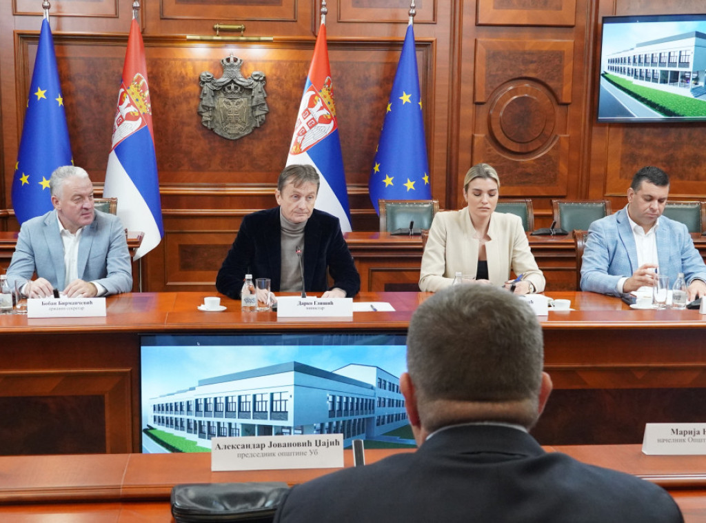 Ministar Glišić razgovarao sa predstavnicima opštine Ub o postupcima nabavke za radove na dve škole