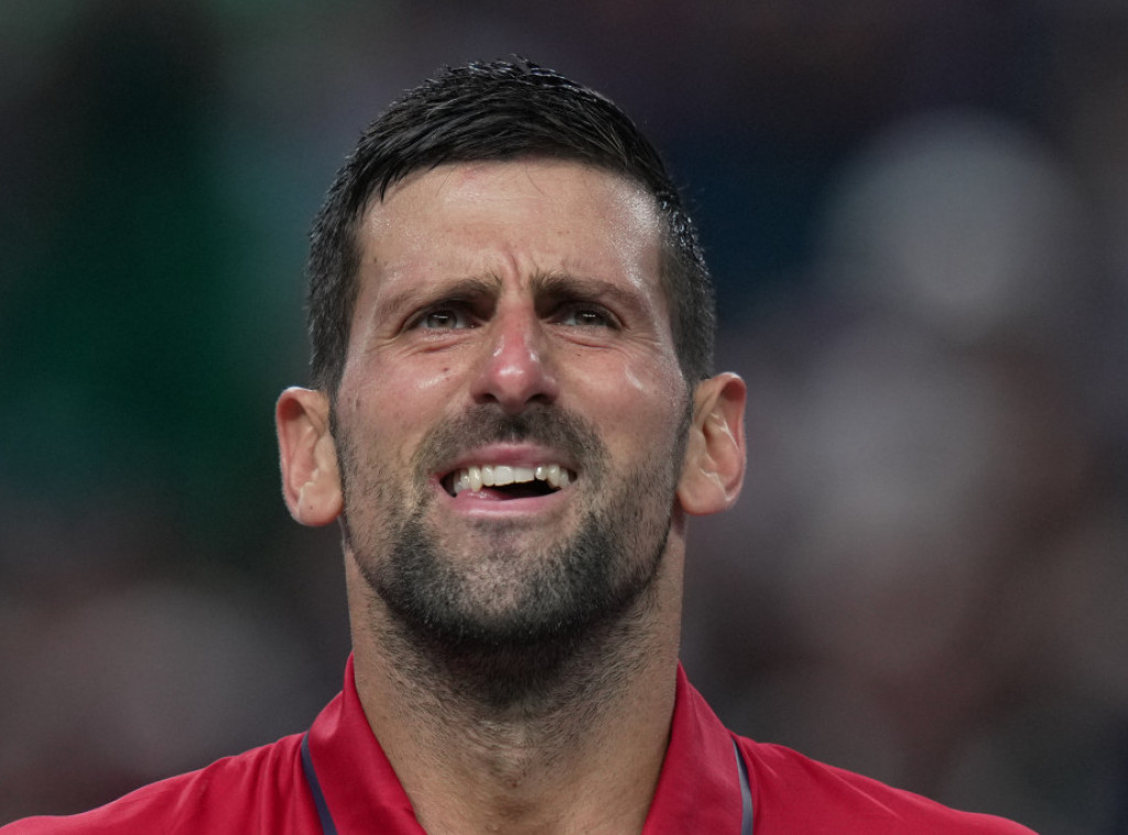Djokovic loses to Sinner in 6 Kings Slam semi-finals