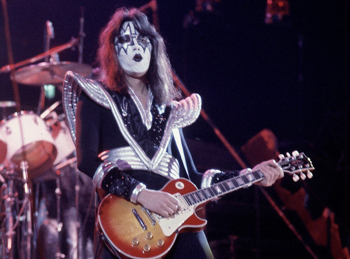 Preminuo originalni gitarista grupe Kis, Ejs Frili