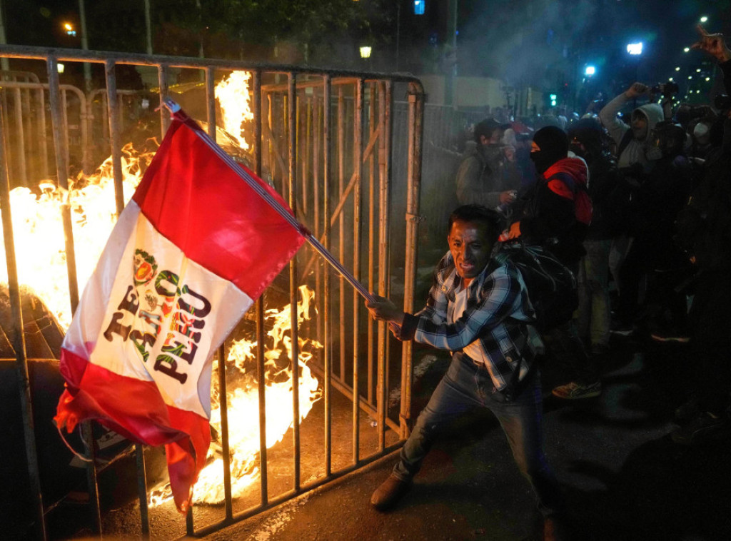 Protesti "generacije Z" u Peruu: Jedna osoba poginula, više od 100 povređenih