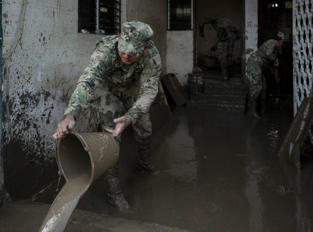 Broj poginulih u poplavama u Meksiku povećao se na 72, 48 osoba se vode kao nestale