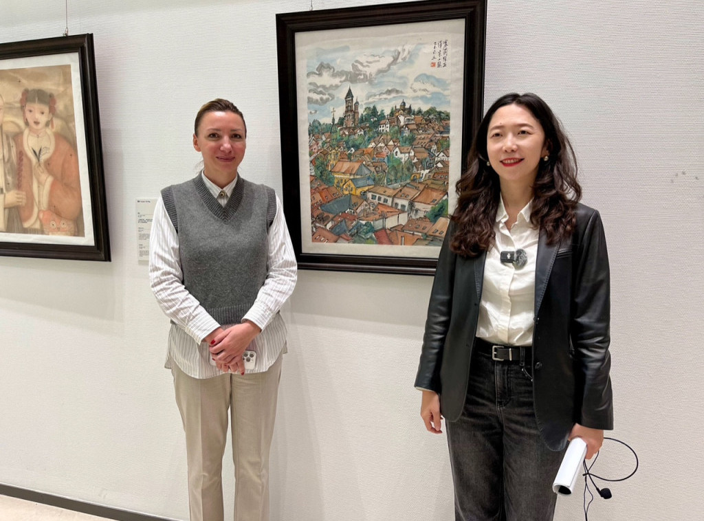 Macura na izložbi: Srbija i Kina zajedno za kulturnu razmenu i rodnu ravnopravnost