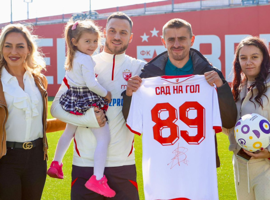 Fudbalski klub Crvena zvezda finansijski pomogao porodicu Maksić iz Goraždevca