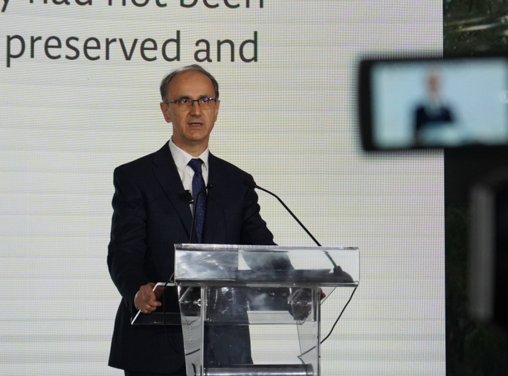 Premijer Đuro Macut otvorio izložbu povodom 60 godina Muzeja savremene umetnosti