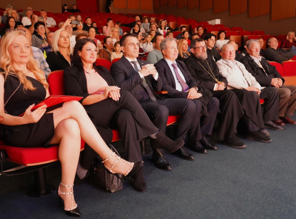 Milićević na manifestaciji u Sloveniji poručio da kultura povezuje Srbiju sa dijasporom