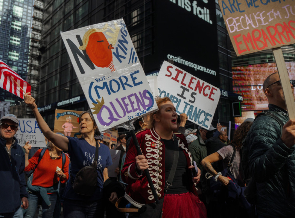 Policija: Završen protest "No Kings" u Njujorku, mirno i bez incidenata