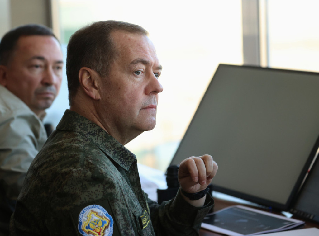 Dmitrij Medvedev: Testirani napredni ruski sistemi naoružanja na poligonu Kapustin Jar