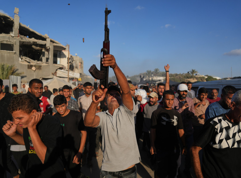 Izraelska vojska: Nastavljamo da poštujemo primirje nakon napada Hamasa na trupe