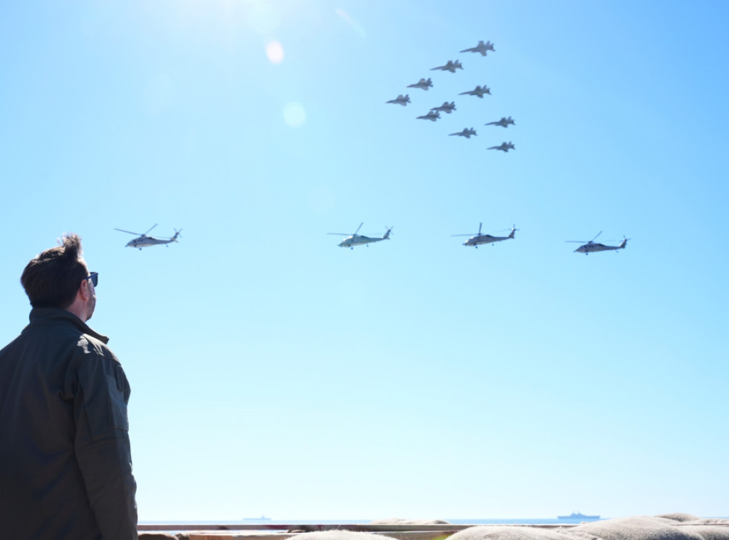 Granata pogodila obezbeđenje Džej Di Vensa tokom vežbe u Kaliforniji, bez povređenih