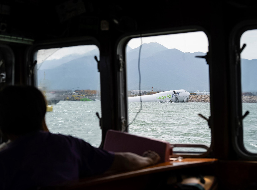 Dvoje poginulih u avionskoj nesreći na aerodromu u Hongkongu