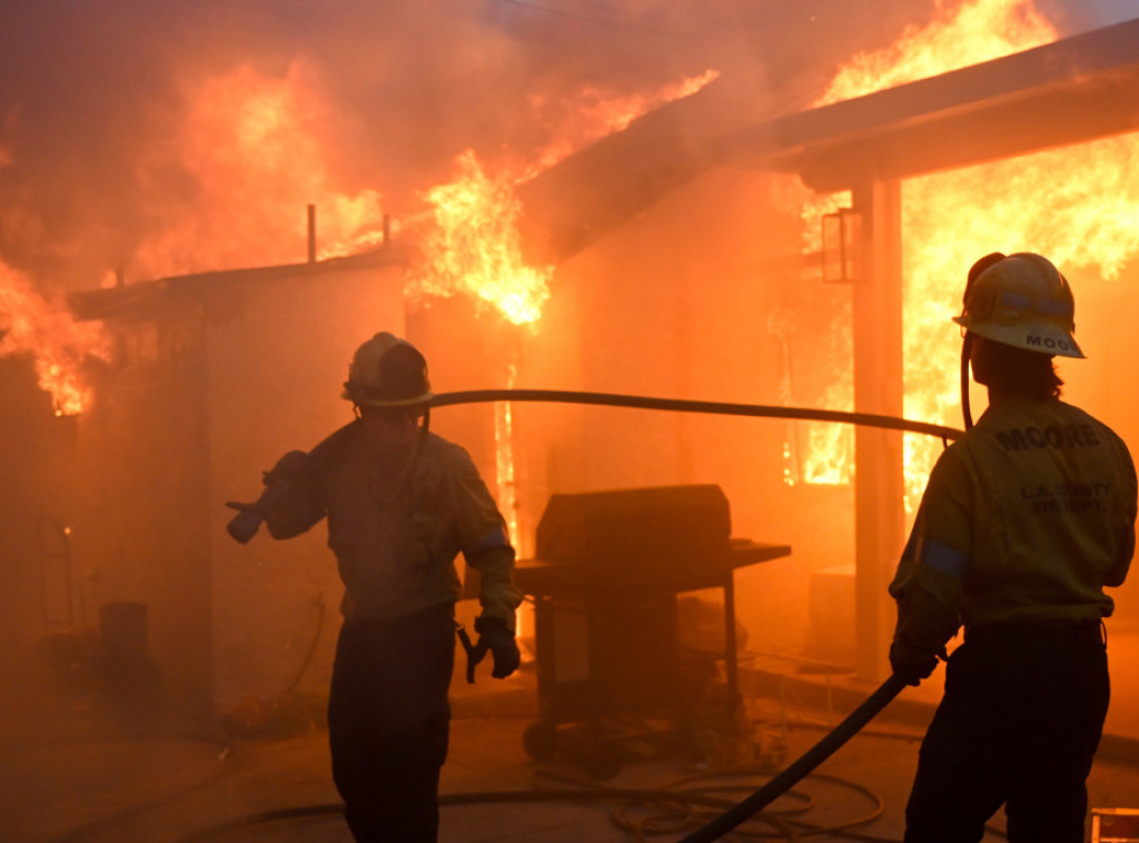 Dva muškarca i dve žene poginuli u požaru u Lionu, stanari se žalili na loše uslove