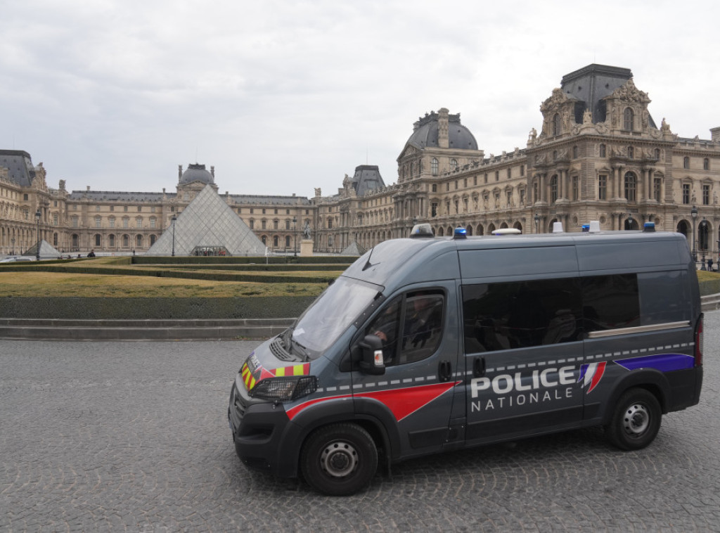 BBC: Krađa u Luvru postavlja ozbiljna pitanja u vezi obezbeđivanja muzeja