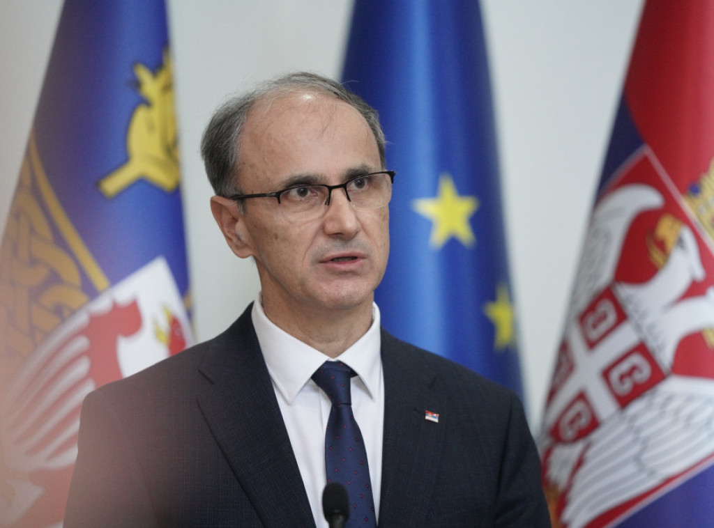 Premijer Macut razgovarao sa predstavnicima Univerziteta u Nišu o uslovima za početak nove školske godine