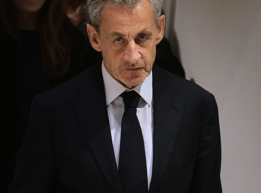Nikola Sarkozi sutra počinje izdržavanje zatvorske kazne u pariskom zatvoru Sante