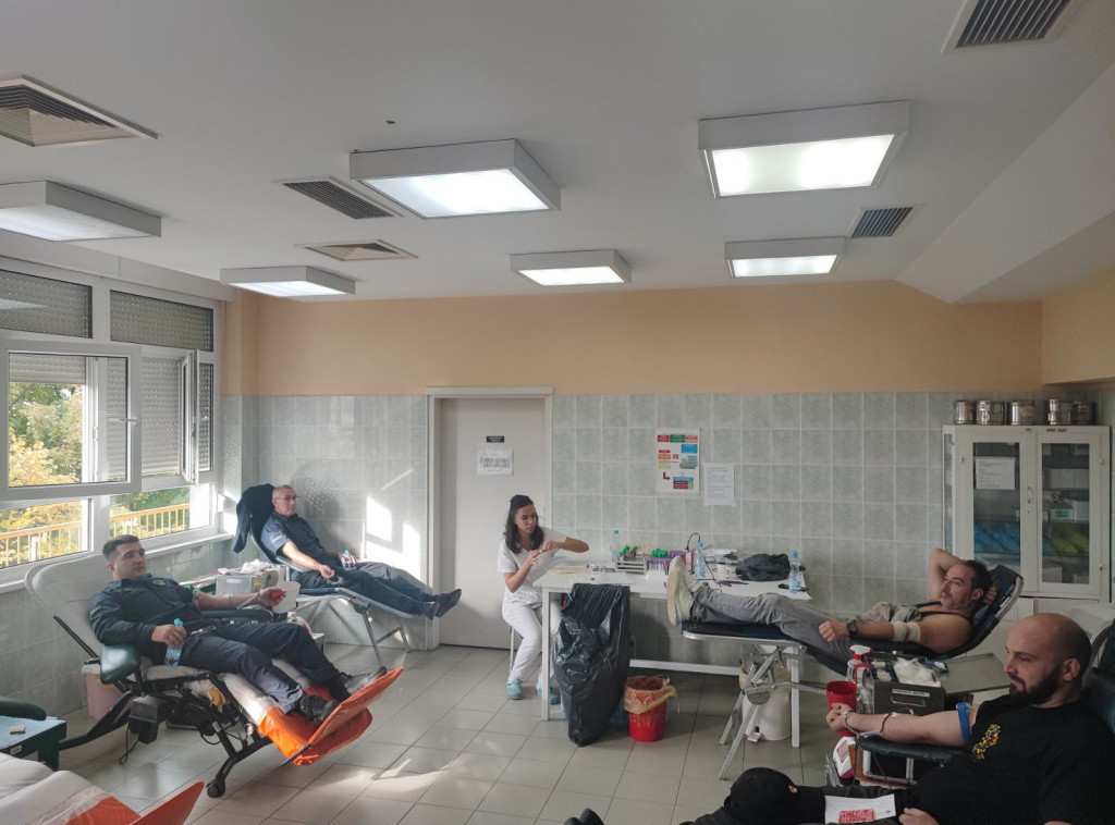 Zaposleni u Kazneno-popravnom zavodu u Sremskoj Mitrovici dali krv za povređene radnike