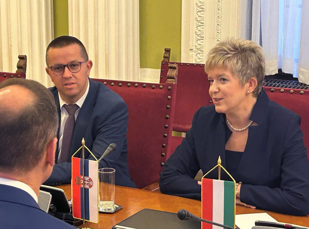 Elvira Kovač sa Fon Bekeratom o evrointegracija, članovima Saveta REM-a i drugim temama