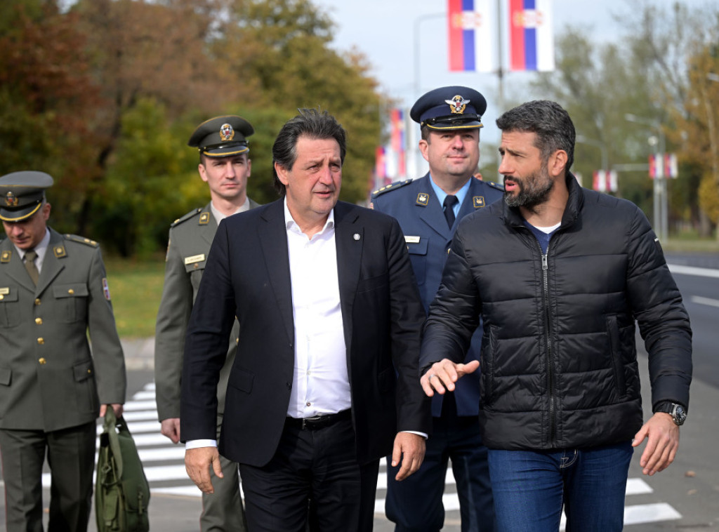 Gašić i Šapić obišli radove na sanaciji asfalta na ulicama Novog Beograda posle vojne parade
