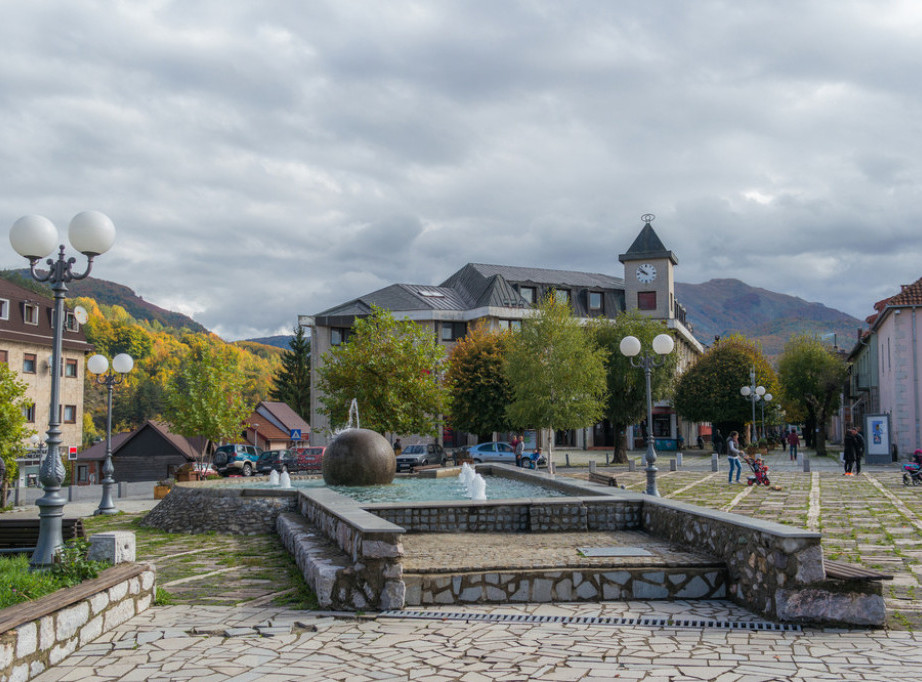 Crna Gora: Skupština opštine Kolašin većinom glasova odlučila o podizanju spomenika mitropolitu Amfilohiju