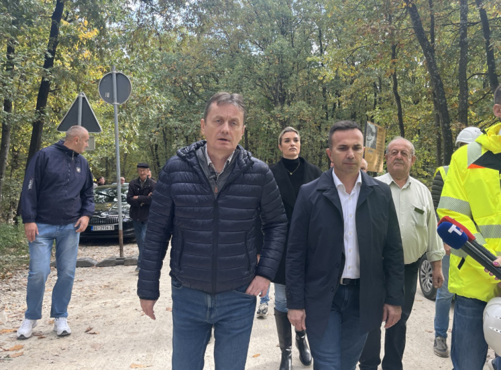 Mionica: Ministar Glišić obišao radove na izgradnji dela cevovda